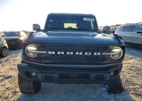 2023 Ford Bronco Base z USA, uszkodzony, nr VIN 1FMEE5DP7PLC14046